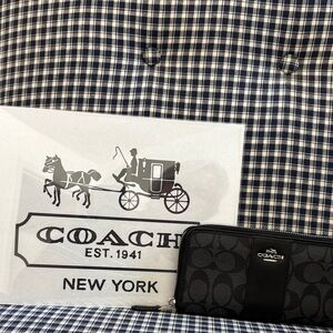 Coach Black Signature Zip Wallet
